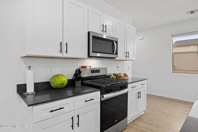 10419 W Guildford Lane, Marana, AZ 85653