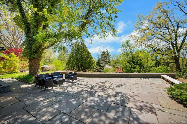 380 Cross River Road, Katonah, NY 10536
