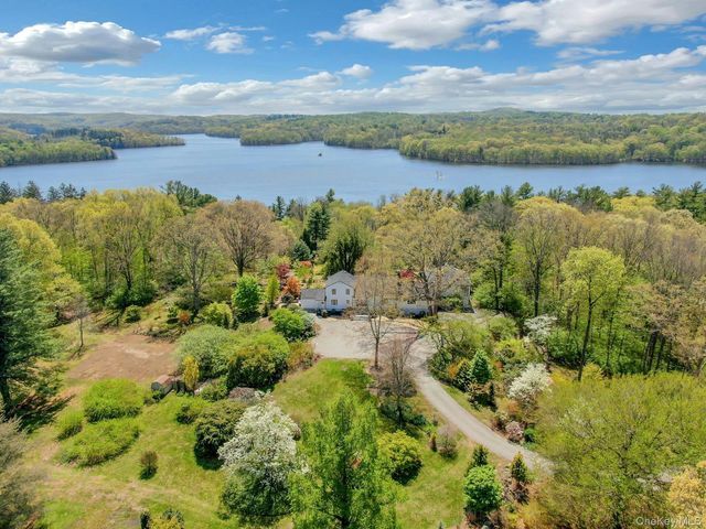 380 Cross River Road, Katonah, NY 10536