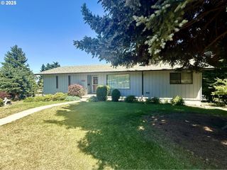 1511 Aspen Dr, La Grande, OR 97850
