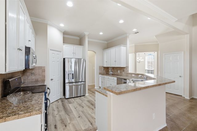 750 Village Green Drive, Desoto, TX 75115