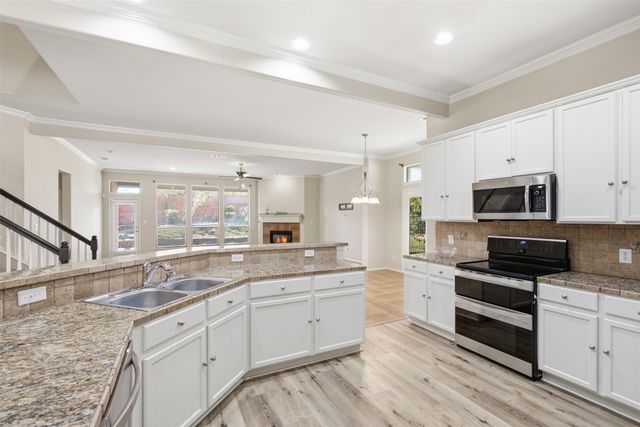 750 Village Green Drive, Desoto, TX 75115