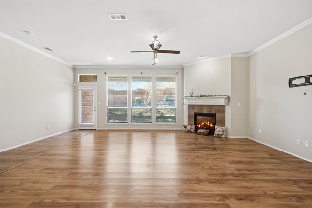 750 Village Green Drive, Desoto, TX 75115