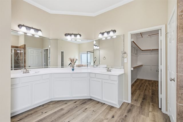 750 Village Green Drive, Desoto, TX 75115