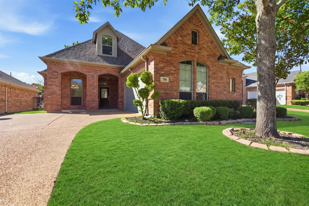 750 Village Green Drive, Desoto, TX 75115 — photo 3
