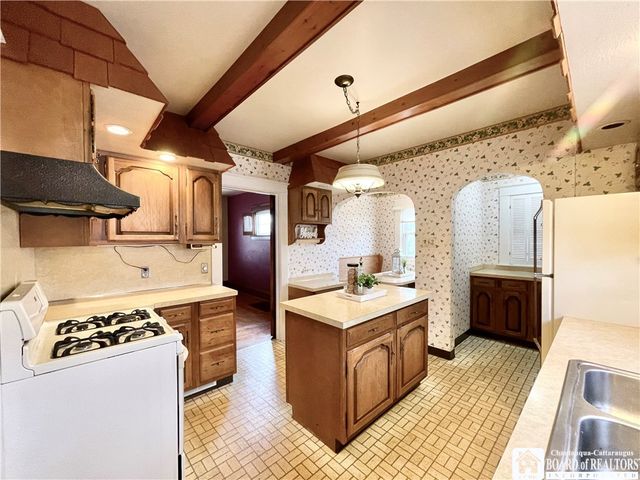 81 Hotchkiss Street, Jamestown, NY 14701