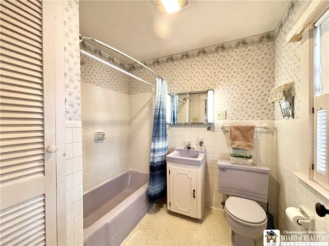 81 Hotchkiss Street, Jamestown, NY 14701