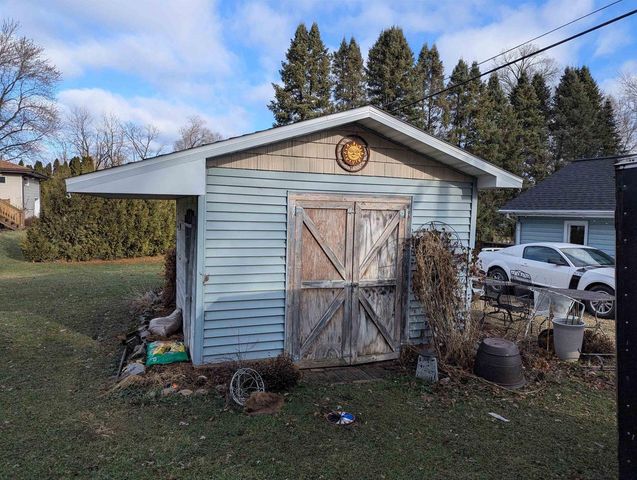 1713 E Howard Drive, Edgerton, WI 53534