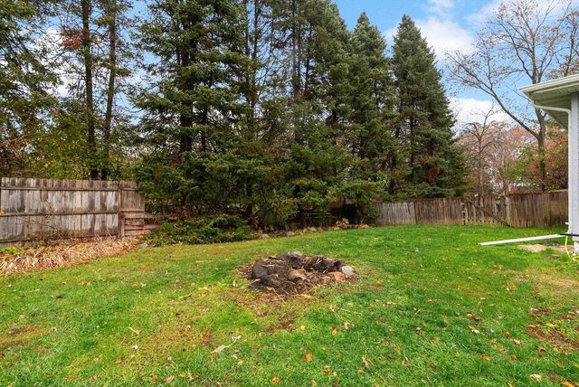 1713 E Howard Drive, Edgerton, WI 53534