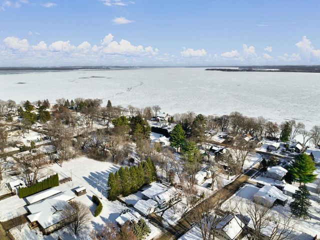 1713 E Howard Drive, Edgerton, WI 53534