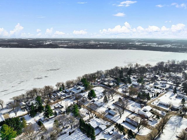 1713 E Howard Drive, Edgerton, WI 53534