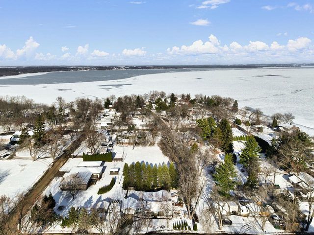 1713 E Howard Drive, Edgerton, WI 53534