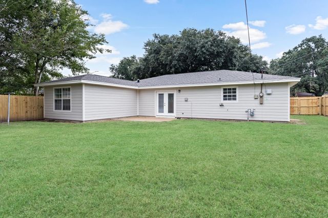 9510 Shepherd Drive, Beaumont, TX 77707