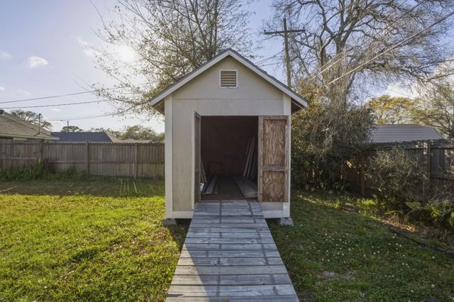 9510 Shepherd Drive, Beaumont, TX 77707