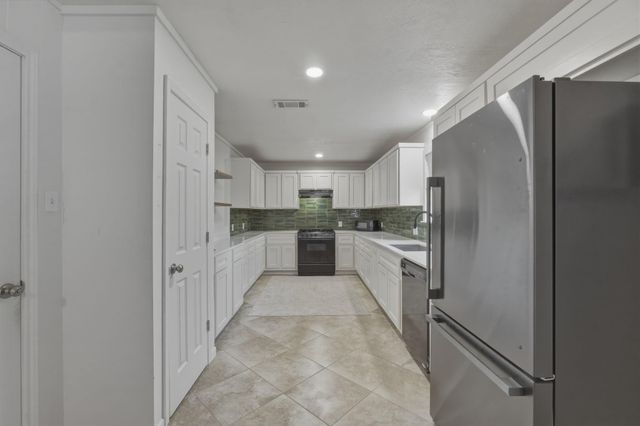 9510 Shepherd Drive, Beaumont, TX 77707