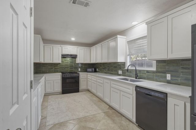 9510 Shepherd Drive, Beaumont, TX 77707