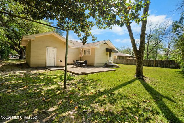 404 N 18th Avenue, Hattiesburg, MS 39401