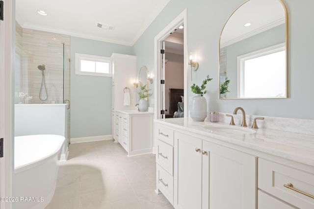 105 Queen Palm Circle, Broussard, LA 70518