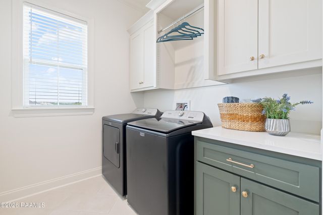 105 Queen Palm Circle, Broussard, LA 70518
