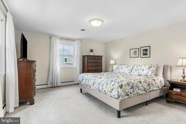 292 OLD STATE RD, Berwyn, PA 19312