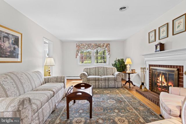 292 OLD STATE RD, Berwyn, PA 19312