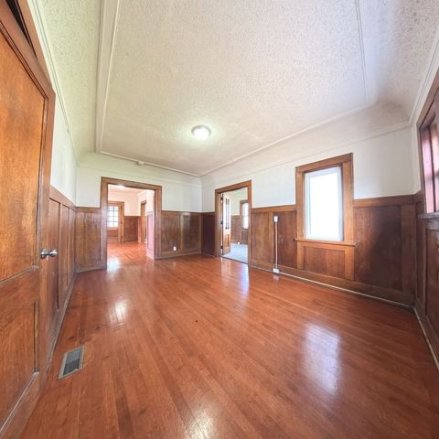 3303 University Avenue, Des Moines, IA 50311