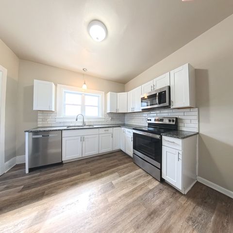 3303 University Avenue, Des Moines, IA 50311