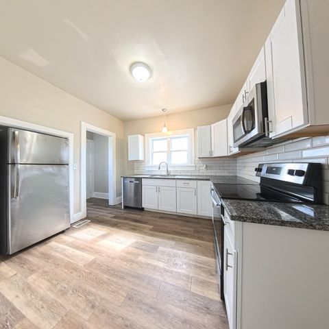 3303 University Avenue, Des Moines, IA 50311