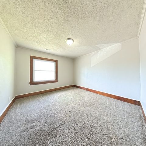 3303 University Avenue, Des Moines, IA 50311