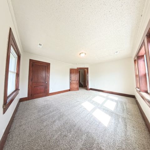 3303 University Avenue, Des Moines, IA 50311