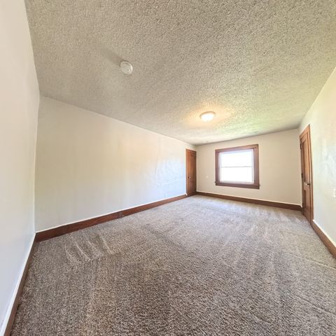 3303 University Avenue, Des Moines, IA 50311