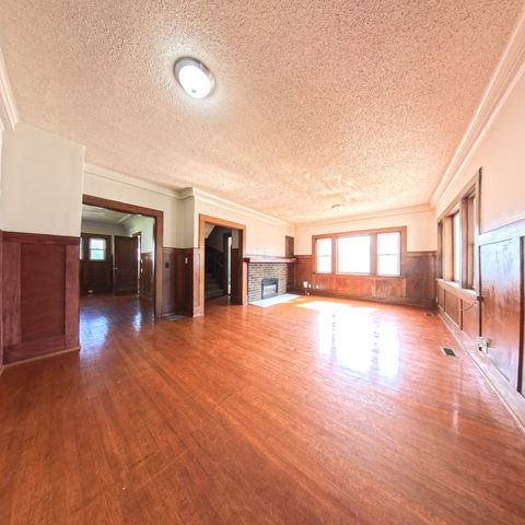 3303 University Avenue, Des Moines, IA 50311