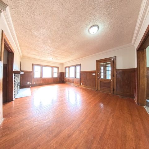 3303 University Avenue, Des Moines, IA 50311
