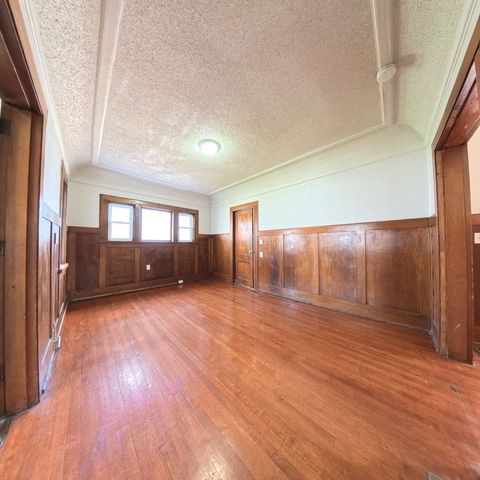 3303 University Avenue, Des Moines, IA 50311