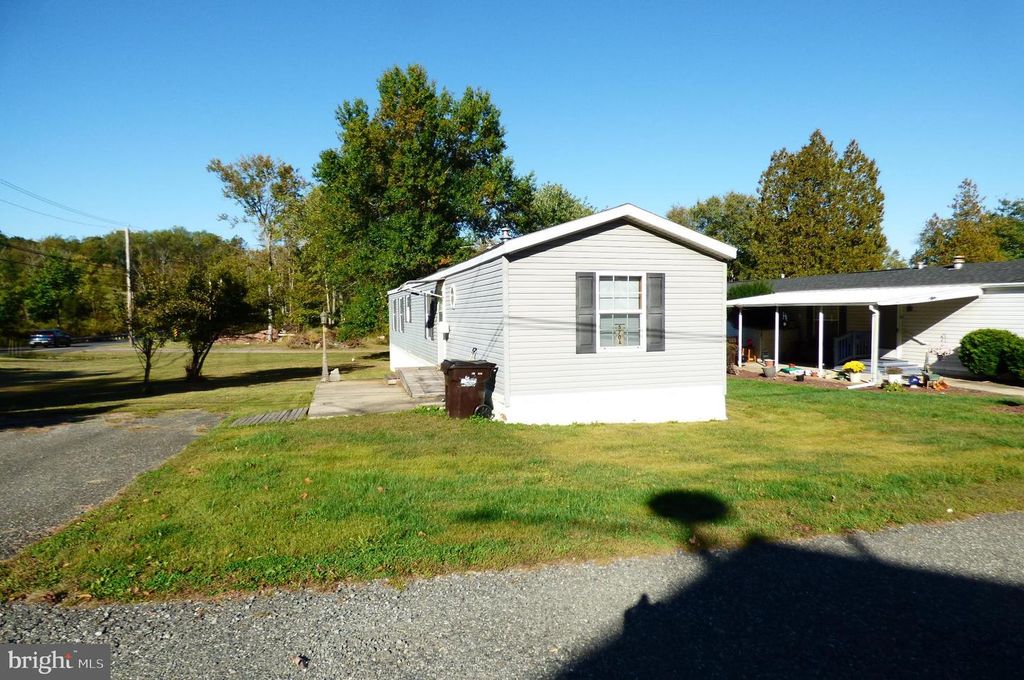 570 LAYFIELD RD #A, Perkiomenville, PA 18074