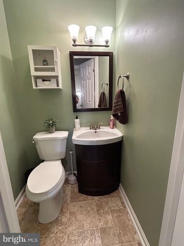 4876 WEATHERHILL DR, Wilmington, DE 19808