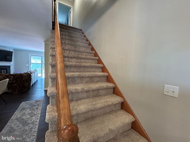 4876 WEATHERHILL DR, Wilmington, DE 19808