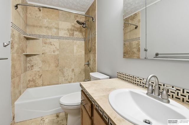 5180 S 147th Circle, Omaha, NE 68137