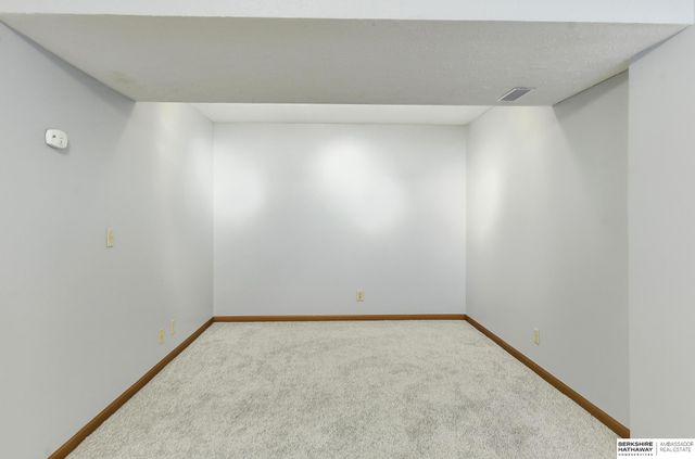 5180 S 147th Circle, Omaha, NE 68137