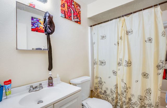 75 Darlene Road SE, Rio Rancho, NM 87124