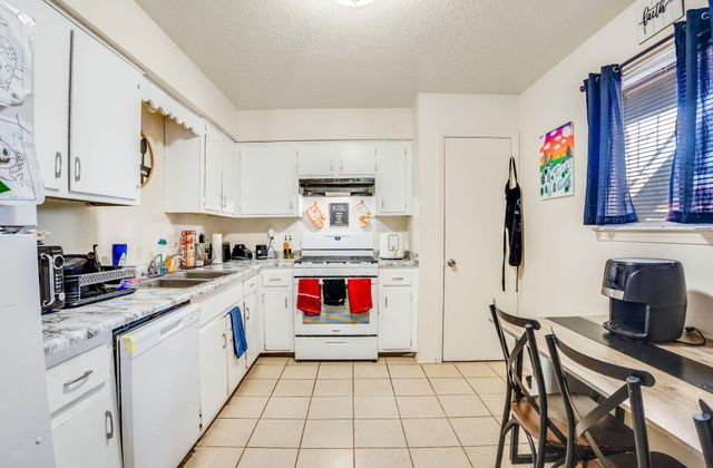 75 Darlene Road SE, Rio Rancho, NM 87124