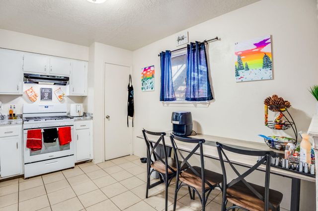 75 Darlene Road SE, Rio Rancho, NM 87124