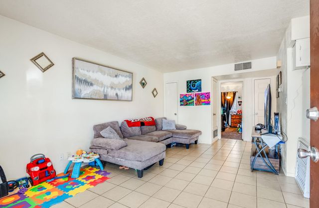 75 Darlene Road SE, Rio Rancho, NM 87124