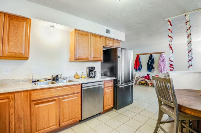 75 Darlene Road SE, Rio Rancho, NM 87124