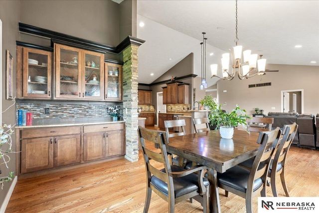 6301 Artisan Court, Lincoln, NE 68516