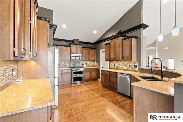 6301 Artisan Court, Lincoln, NE 68516