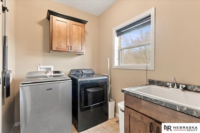 6301 Artisan Court, Lincoln, NE 68516