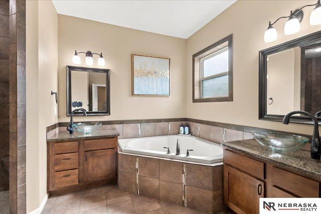 6301 Artisan Court, Lincoln, NE 68516