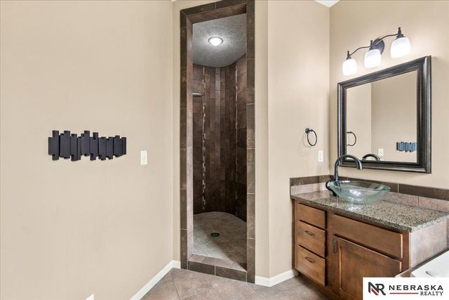 6301 Artisan Court, Lincoln, NE 68516