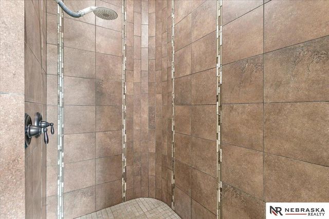 6301 Artisan Court, Lincoln, NE 68516